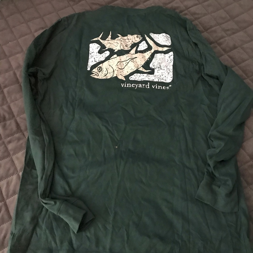 Vineyard vines t-shirt